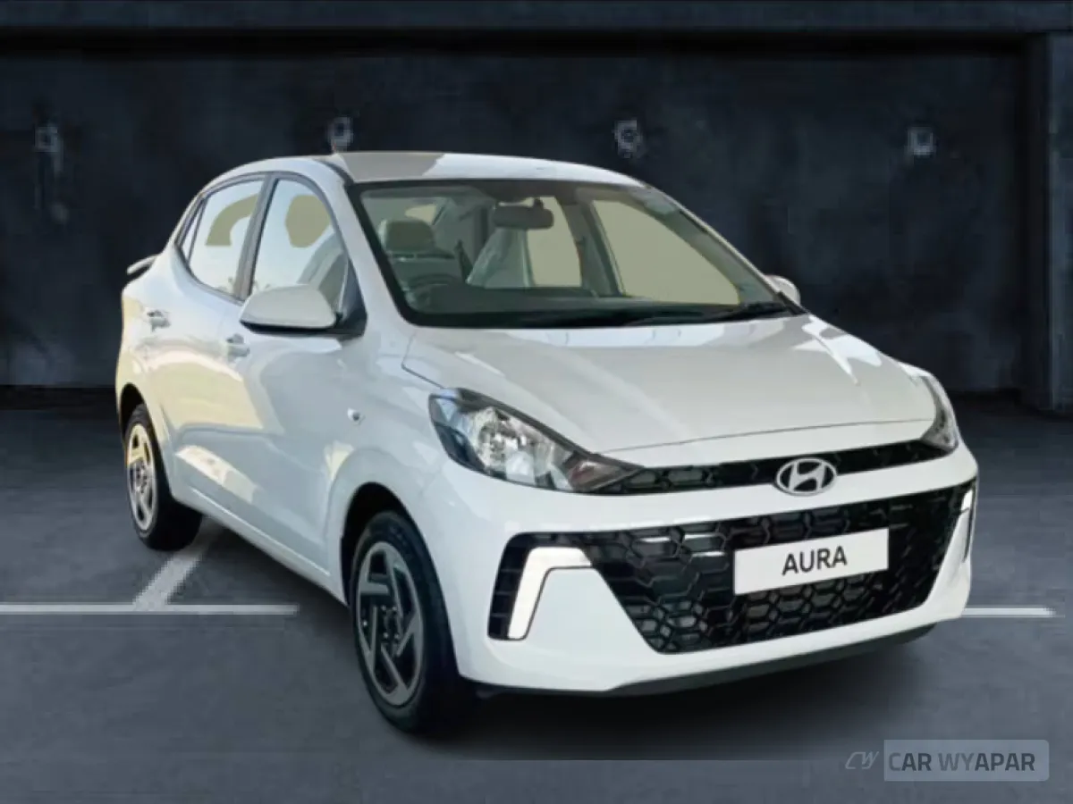 Auga Car Hyundai Aura S CNG Price, Specs & On-Road Price | CarWyapar